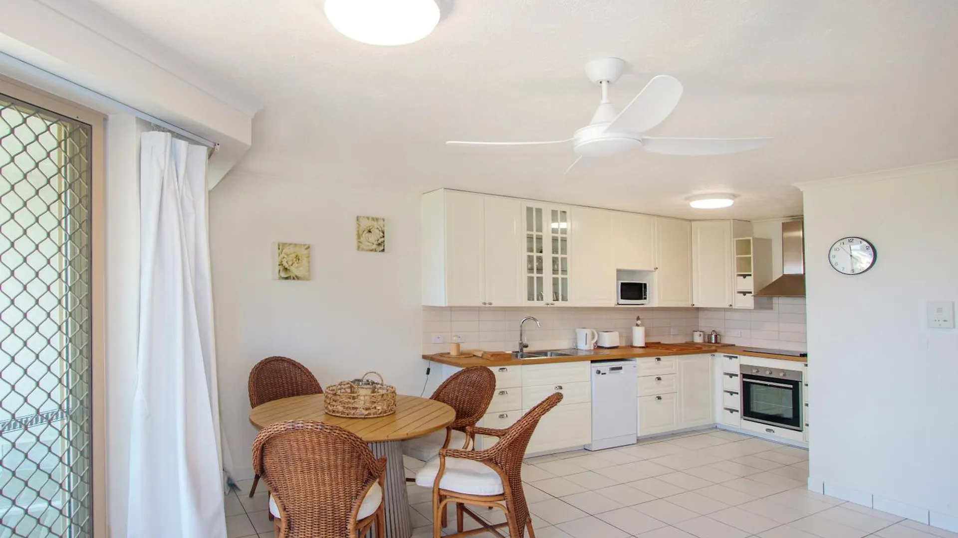 Aparthotel Sandcastles On Currumbin Beachfront, Gold Coast