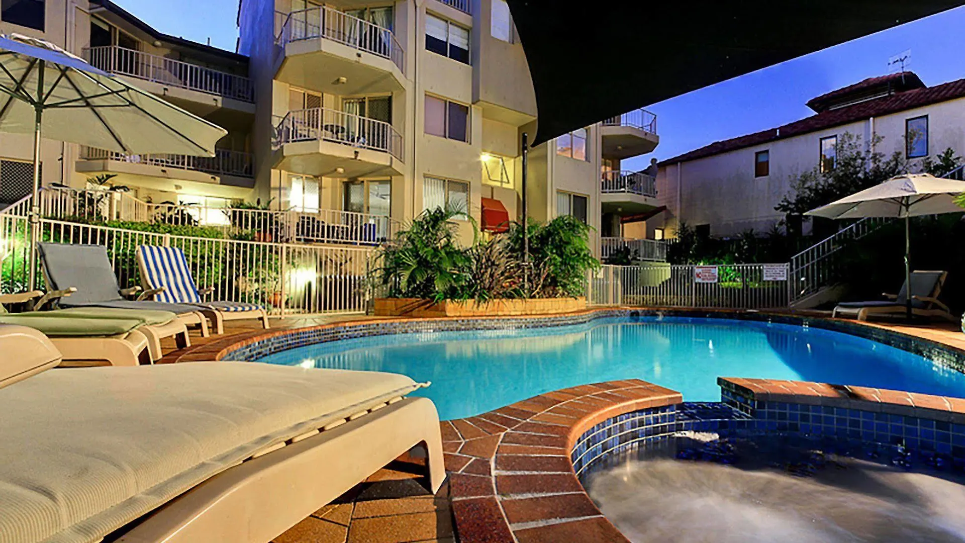 Aparthotel Sandcastles On Currumbin Beachfront, Gold Coast