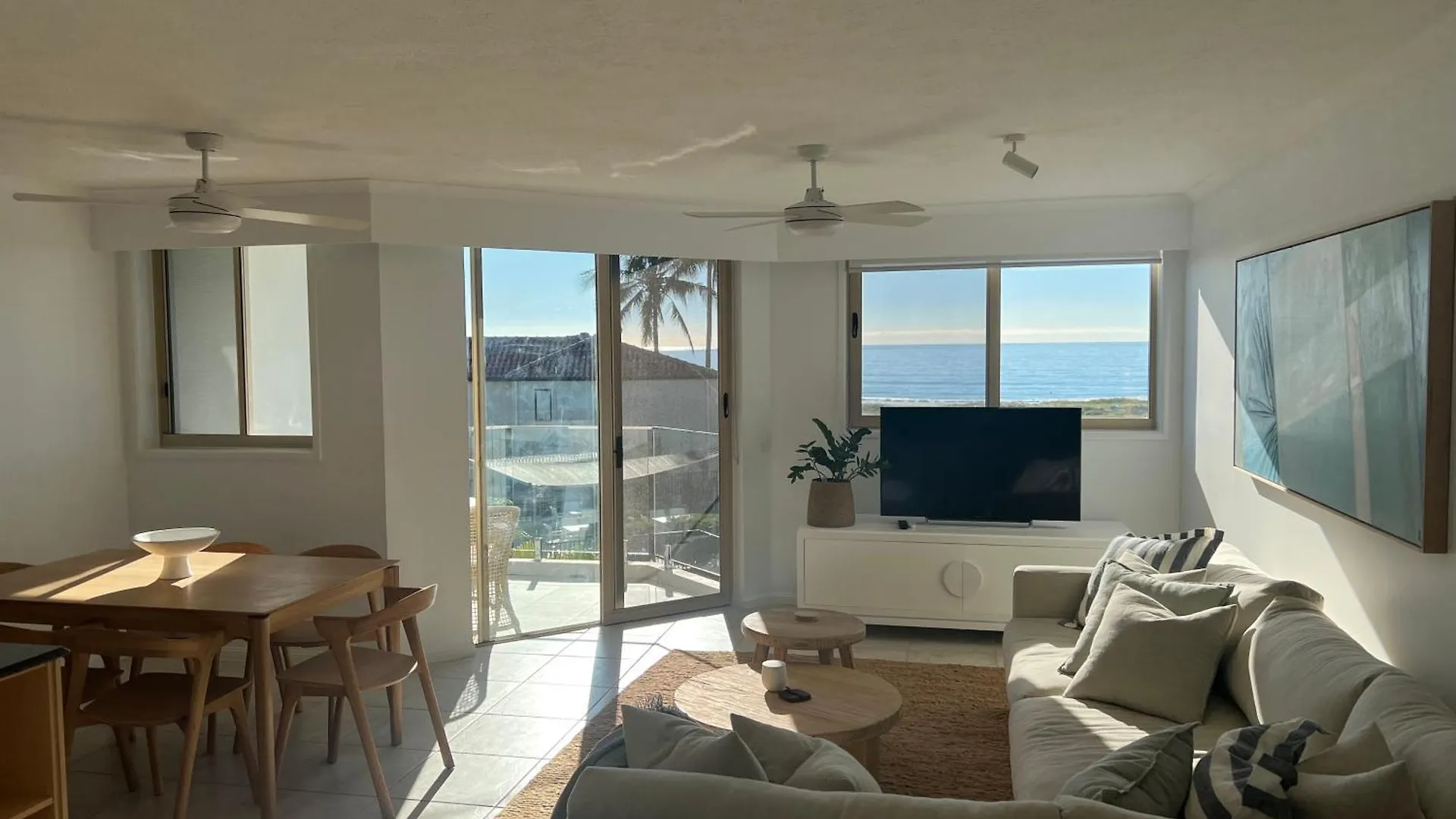 Sandcastles On Currumbin Beachfront, Gold Coast Aparthotel