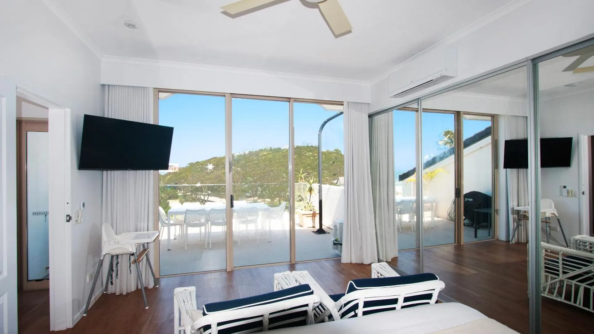 Aparthotel Sandcastles On Currumbin Beachfront, Gold Coast